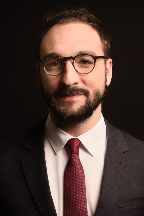Portrait professionnel en studio réalisé par un photographe sur Bordeaux