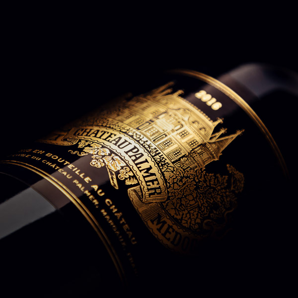 PHOTOGRAPHE-BORDEAUX-STUDIO-TONELLI-REPORTAGE-AMBIANCE-VIN-1 Packshot de bouteille sur fond noir